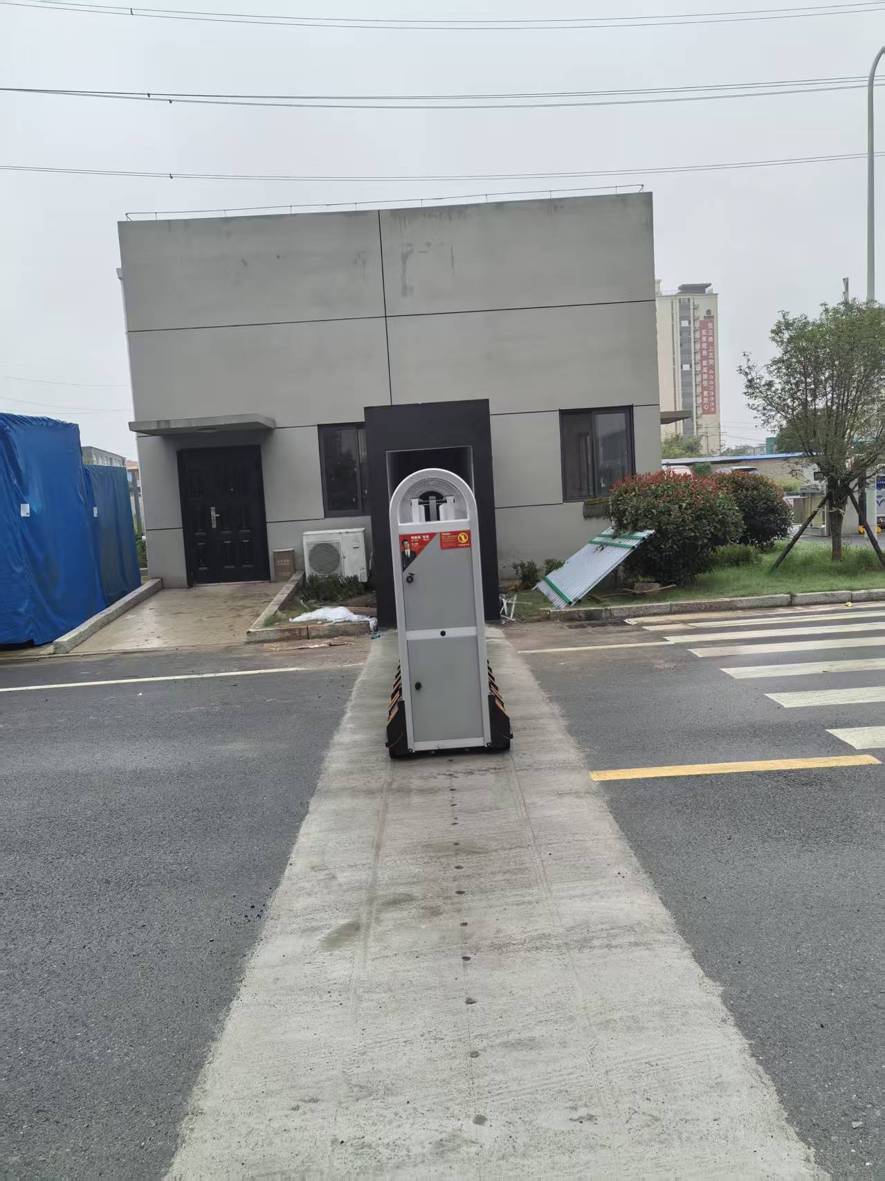 南阳电动伸缩门门禁和高度的设计