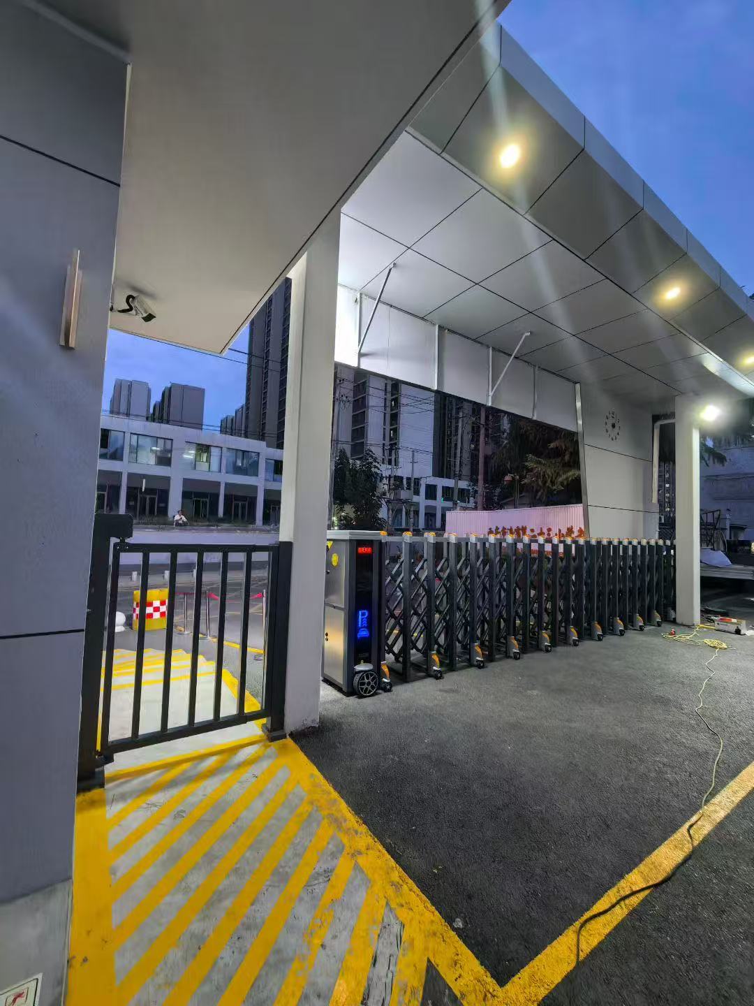 南阳伸缩门工程案例