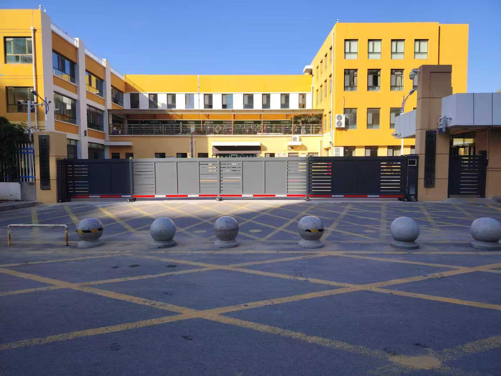 南阳市圣田智能科技有限公司伸缩门案例